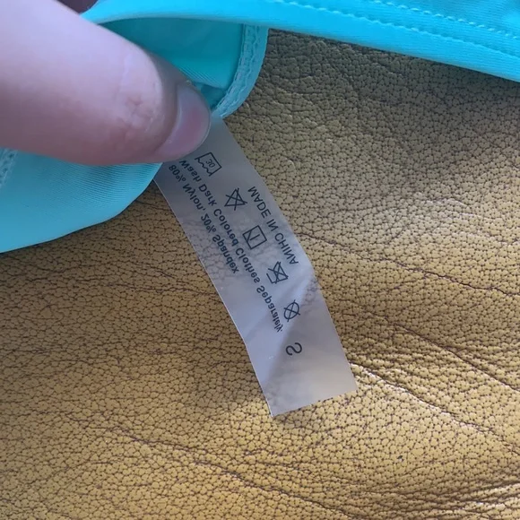 Bikinis - Picture 9 of 16